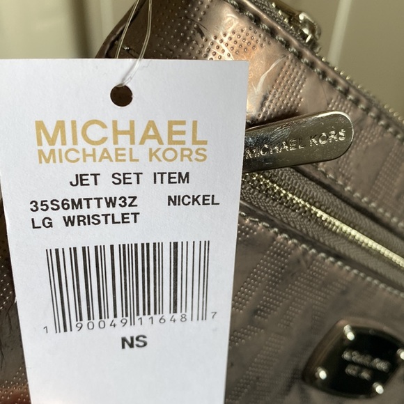 Micheal Kors jet set item large wristlet in nickel - Picture 2 of 3